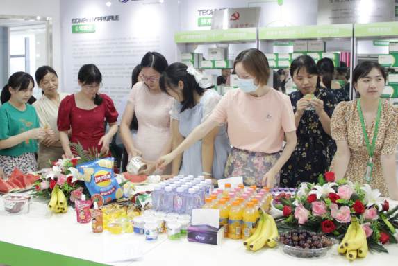 上成員工生日會(huì)丨美好時(shí)光，你我同行！